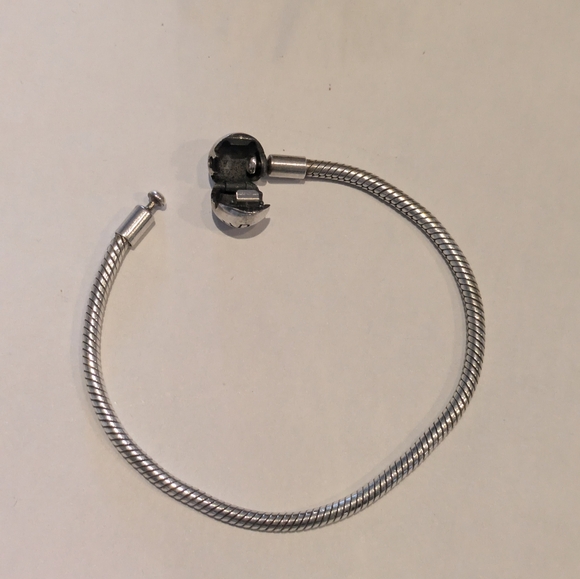 Pandora Moments Snake Chain bracelet - Picture 3 of 4